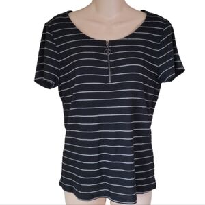 Aero Seriously Soft Black and White Striped Zippered Front T-Shirt Size Women XL